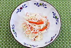 大根とカニカマのサラダ